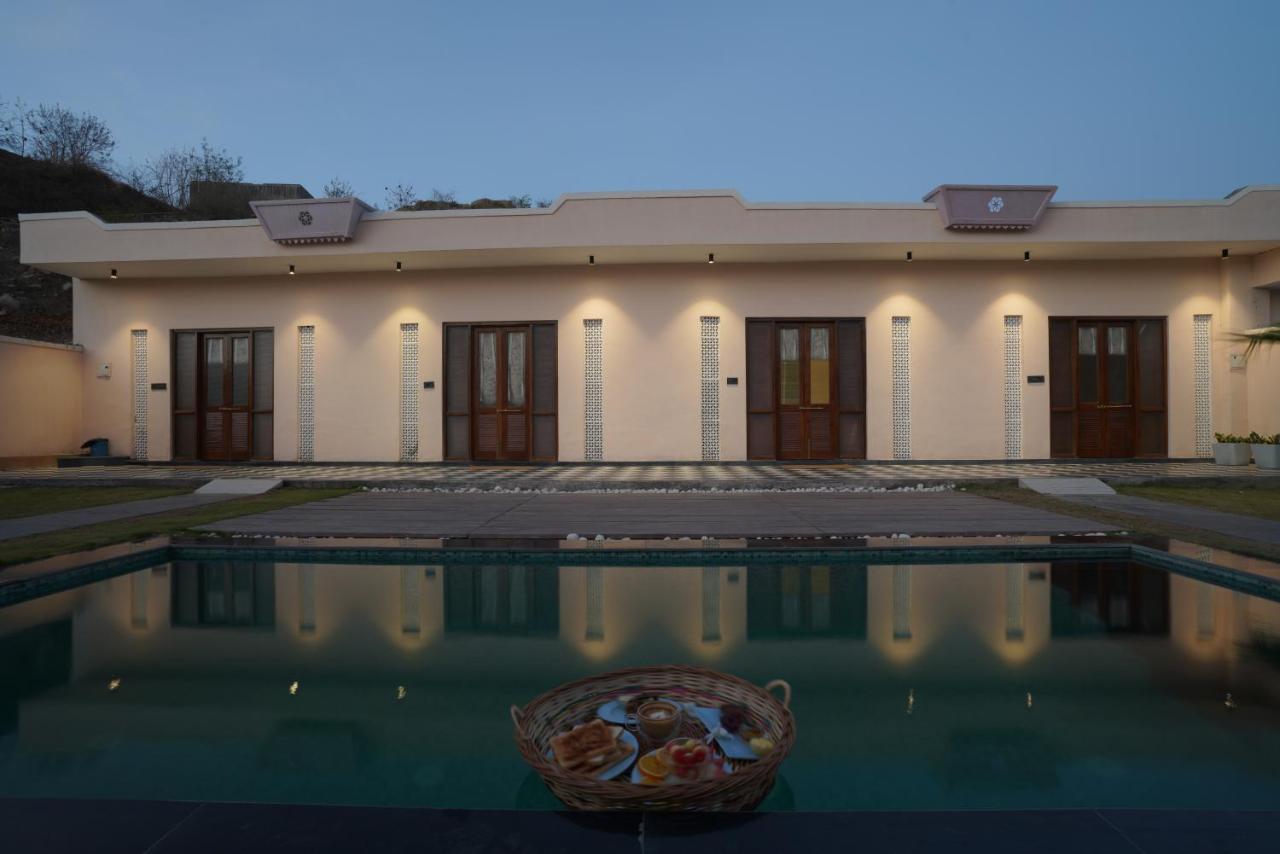 Parijat Private Pool Villa 1, 2 And 3 Bhk Udaipur Kültér fotó